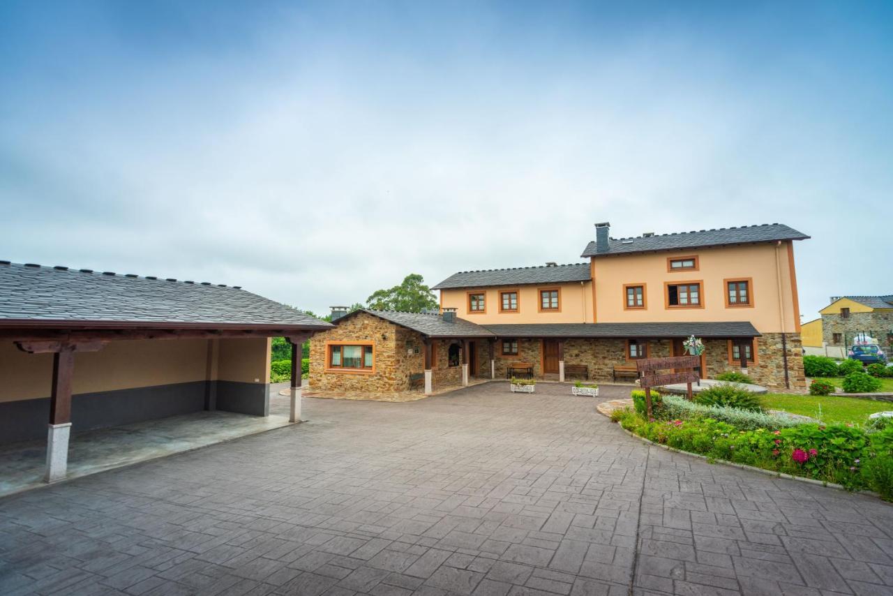 Apartamentos Navalin Tapia De Casariego Dış mekan fotoğraf